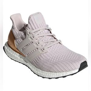 Adidas Ultraboost Primeblue sneaker. Size 9